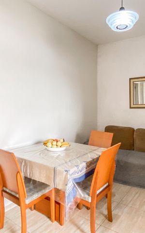 Casa à venda com 147m², 2 quartos e 2 vagas Casa à venda com 147m², 2 quartos e 2 vagasSala
