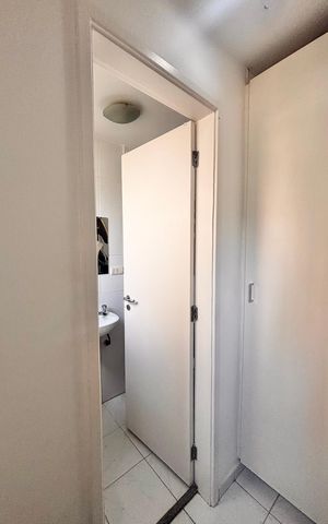 Apartamento à venda com 94m², 3 quartos e 2 vagas Apartamento à venda com 94m², 3 quartos e 2 vagasBanheiro lavanderia
