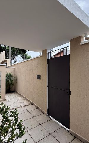 Casa para alugar com 189m², 3 quartos e 2 vagas Casa para alugar com 189m², 3 quartos e 2 vagasEntrada Casa