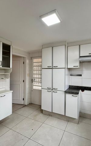 Casa para alugar com 189m², 3 quartos e 2 vagas Casa para alugar com 189m², 3 quartos e 2 vagasCozinha