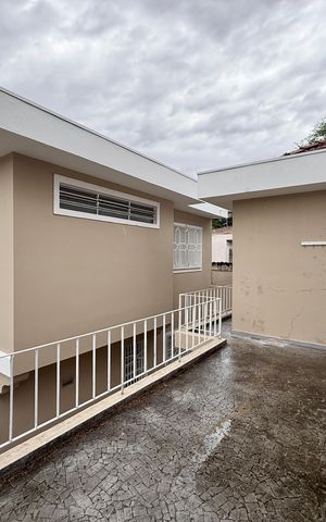 Casa para alugar com 189m², 3 quartos e 2 vagas Casa para alugar com 189m², 3 quartos e 2 vagasÁrea de Serviço