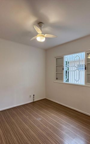 Casa para alugar com 189m², 3 quartos e 2 vagas Casa para alugar com 189m², 3 quartos e 2 vagasSuíte