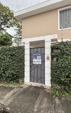 Casa para alugar com 189m², 3 quartos e 2 vagas Casa para alugar com 189m², 3 quartos e 2 vagasFachada