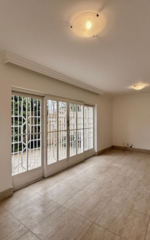 Casa para alugar com 189m², 3 quartos e 2 vagas Casa para alugar com 189m², 3 quartos e 2 vagasSala