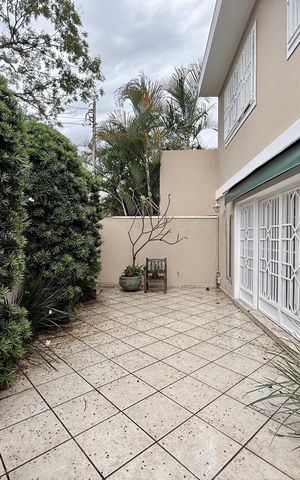 Casa para alugar com 189m², 3 quartos e 2 vagas Casa para alugar com 189m², 3 quartos e 2 vagasVaranda