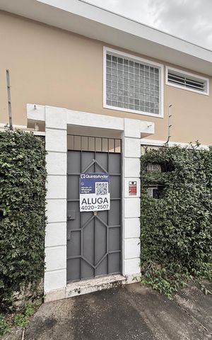 Casa para alugar com 189m², 3 quartos e 2 vagas Casa para alugar com 189m², 3 quartos e 2 vagasFachada