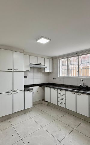 Casa para alugar com 189m², 3 quartos e 2 vagas Casa para alugar com 189m², 3 quartos e 2 vagasCozinha