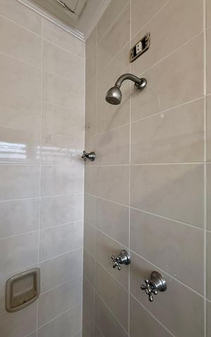 Casa para alugar com 189m², 3 quartos e 2 vagas Casa para alugar com 189m², 3 quartos e 2 vagasBanheiro Social