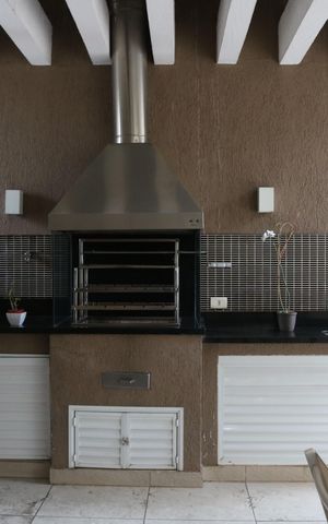 Casa para alugar com 321m², 3 quartos e 6 vagasQuintal
