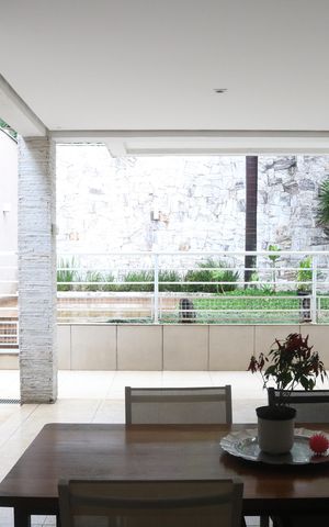 Casa para alugar com 321m², 3 quartos e 6 vagasQuintal