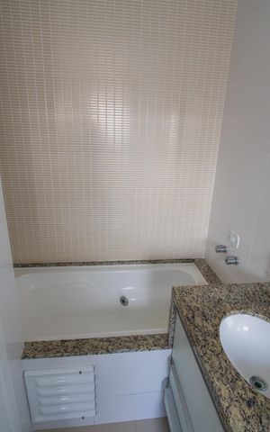 Casa para alugar com 155m², 3 quartos e 2 vagas Casa para alugar com 155m², 3 quartos e 2 vagasBanheiro da Suíte