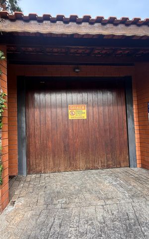 Casa à venda com 1315m², 3 quartos e 40 vagas Casa à venda com 1315m², 3 quartos e 40 vagasPlaca