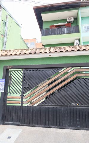 Casa à venda com 125m², 3 quartos e 3 vagasFachada