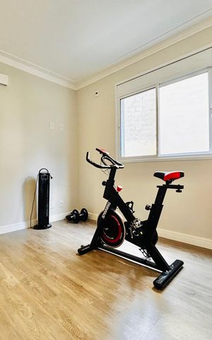 Casa de condomínio à venda com 360m², 4 quartos e 4 vagas Casa de condomínio à venda com 360m², 4 quartos e 4 vagasSuíte 4