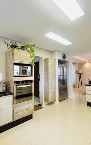 Casa de condomínio à venda com 360m², 4 quartos e 4 vagas Casa de condomínio à venda com 360m², 4 quartos e 4 vagasCozinha