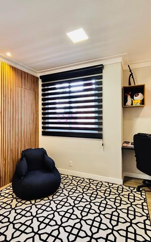 Casa de condomínio à venda com 360m², 4 quartos e 4 vagas Casa de condomínio à venda com 360m², 4 quartos e 4 vagasEscritório