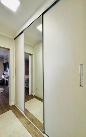 Casa de condomínio à venda com 360m², 4 quartos e 4 vagas Casa de condomínio à venda com 360m², 4 quartos e 4 vagasCloset da suíte 1