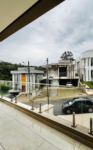 Casa de condomínio à venda com 360m², 4 quartos e 4 vagas Casa de condomínio à venda com 360m², 4 quartos e 4 vagasVista sala 2