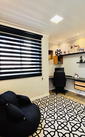 Casa de condomínio à venda com 360m², 4 quartos e 4 vagas Casa de condomínio à venda com 360m², 4 quartos e 4 vagasEscritório