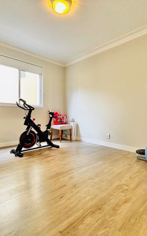 Casa de condomínio à venda com 360m², 4 quartos e 4 vagas Casa de condomínio à venda com 360m², 4 quartos e 4 vagasSuíte 4