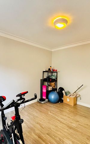 Casa de condomínio à venda com 360m², 4 quartos e 4 vagas Casa de condomínio à venda com 360m², 4 quartos e 4 vagasSuíte 4