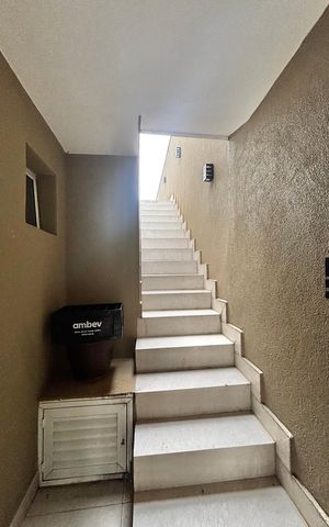 Casa de condomínio à venda com 360m², 4 quartos e 4 vagas Casa de condomínio à venda com 360m², 4 quartos e 4 vagasCorredor da piscina