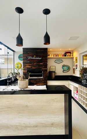 Casa de condomínio à venda com 360m², 4 quartos e 4 vagas Casa de condomínio à venda com 360m², 4 quartos e 4 vagasChurrasqueira