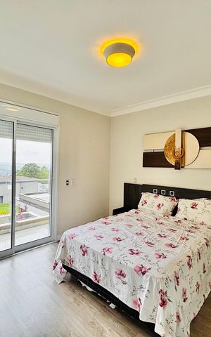 Casa de condomínio à venda com 360m², 4 quartos e 4 vagas Casa de condomínio à venda com 360m², 4 quartos e 4 vagasSuíte 2