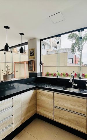 Casa de condomínio à venda com 360m², 4 quartos e 4 vagas Casa de condomínio à venda com 360m², 4 quartos e 4 vagasChurrasqueira