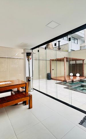 Casa de condomínio à venda com 360m², 4 quartos e 4 vagas Casa de condomínio à venda com 360m², 4 quartos e 4 vagasChurrasqueira