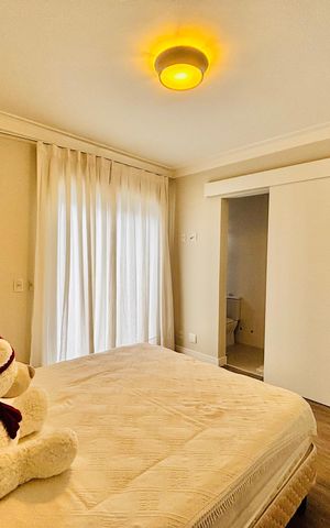 Casa de condomínio à venda com 360m², 4 quartos e 4 vagas Casa de condomínio à venda com 360m², 4 quartos e 4 vagasSuíte 3