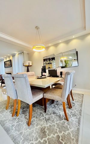 Casa de condomínio à venda com 360m², 4 quartos e 4 vagas Casa de condomínio à venda com 360m², 4 quartos e 4 vagasSala de Jantar