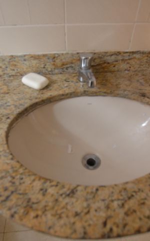Apartamento para alugar com 73m², 2 quartos e sem vagaBanheiro