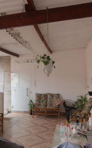 Casa à venda com 220m², 3 quartos e 2 vagas