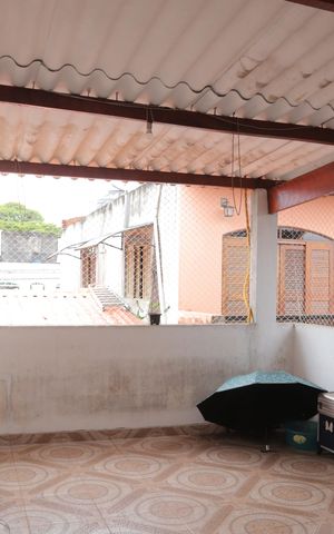 Casa à venda com 220m², 3 quartos e 2 vagas