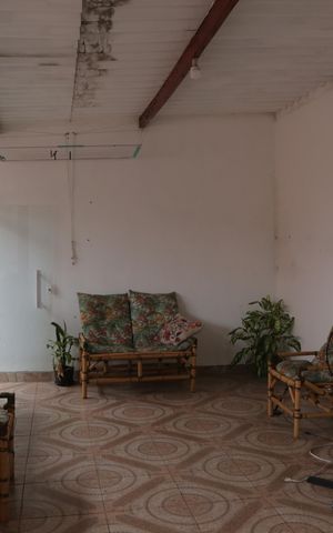 Casa à venda com 220m², 3 quartos e 2 vagas
