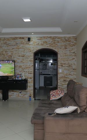 Casa à venda com 220m², 3 quartos e 2 vagas Casa à venda com 220m², 3 quartos e 2 vagasSala