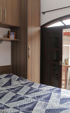 Casa à venda com 220m², 3 quartos e 2 vagas Casa à venda com 220m², 3 quartos e 2 vagasQuarto 1