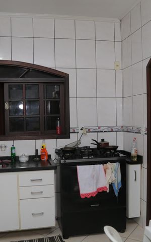 Casa à venda com 220m², 3 quartos e 2 vagas