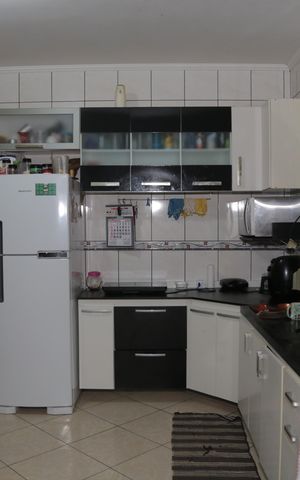 Casa à venda com 220m², 3 quartos e 2 vagas