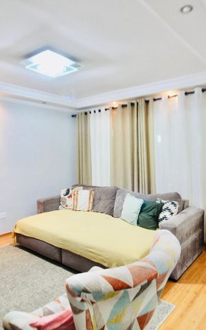 Casa para alugar com 100m², 2 quartos e 2 vagas Casa para alugar com 100m², 2 quartos e 2 vagasSala