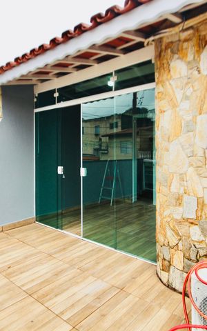 Casa para alugar com 100m², 2 quartos e 2 vagas Casa para alugar com 100m², 2 quartos e 2 vagasVaranda
