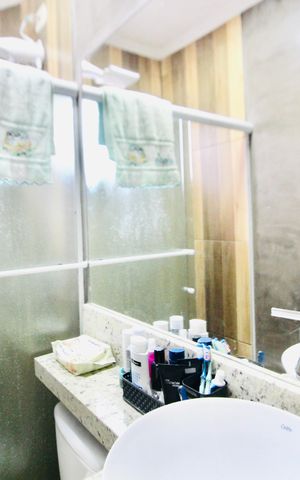 Casa para alugar com 100m², 2 quartos e 2 vagas Casa para alugar com 100m², 2 quartos e 2 vagasBanheiro da Suíte 2