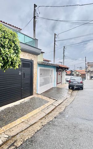 Casa para alugar com 100m², 2 quartos e 2 vagas Casa para alugar com 100m², 2 quartos e 2 vagasFachada