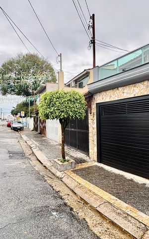 Casa para alugar com 100m², 2 quartos e 2 vagas Casa para alugar com 100m², 2 quartos e 2 vagasFachada
