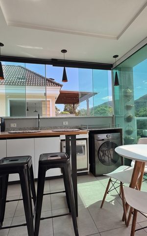 Casa de condomínio à venda com 147m², 4 quartos e 3 vagas Casa de condomínio à venda com 147m², 4 quartos e 3 vagasTerraço