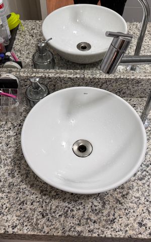 Casa de condomínio à venda com 147m², 4 quartos e 3 vagas Casa de condomínio à venda com 147m², 4 quartos e 3 vagasSuíte - Banheiro