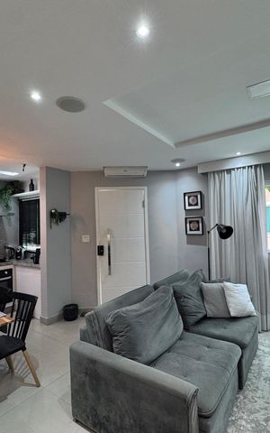 Casa de condomínio à venda com 147m², 4 quartos e 3 vagas Casa de condomínio à venda com 147m², 4 quartos e 3 vagasSala