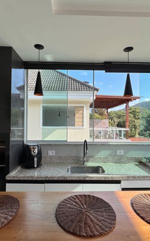 Casa de condomínio à venda com 147m², 4 quartos e 3 vagas Casa de condomínio à venda com 147m², 4 quartos e 3 vagasTerraço