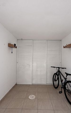 Casa de condomínio à venda com 147m², 4 quartos e 3 vagas Casa de condomínio à venda com 147m², 4 quartos e 3 vagasGaragem